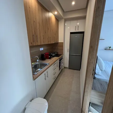 Stylish Condo Nearby Acropolis & Metro-3